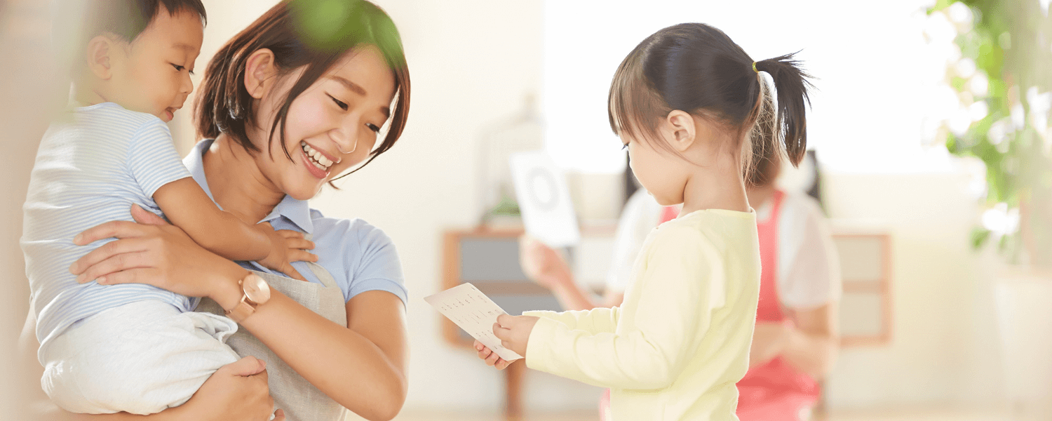 保育士と子供