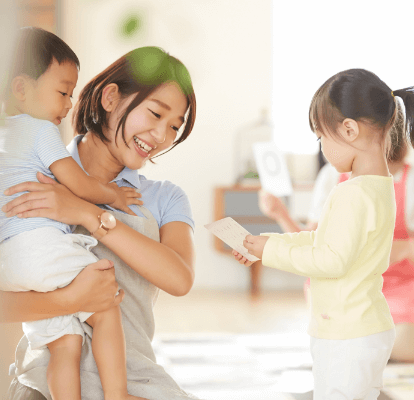 保育士と子供